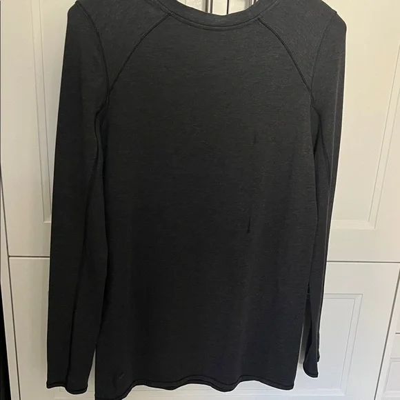 L- 108 🍋 Lululemon’s 🍋 Find Your Zen Long Sleeve
Heathered Black - Picture 9 of 9